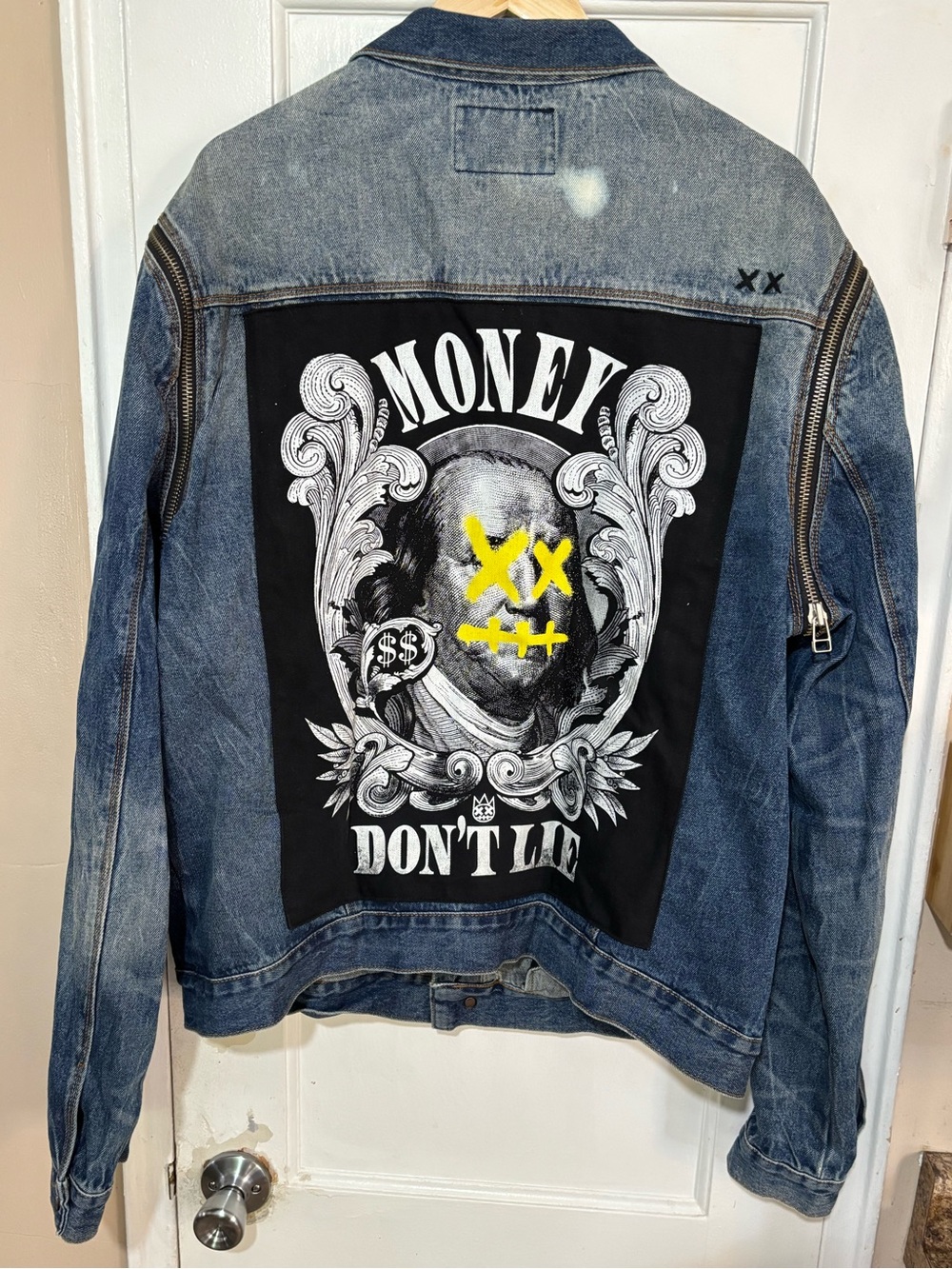 CULT OF INDIVIDUALITY JEAN JACKET WITH ZIP OFF ARMS MENS.